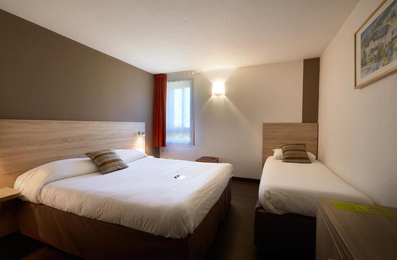 Logis Des Trois Massifs Hotel Claix  Exterior photo